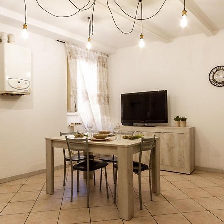 Suite Garibaldi - Smart Holiday Mantua Buitenkant foto