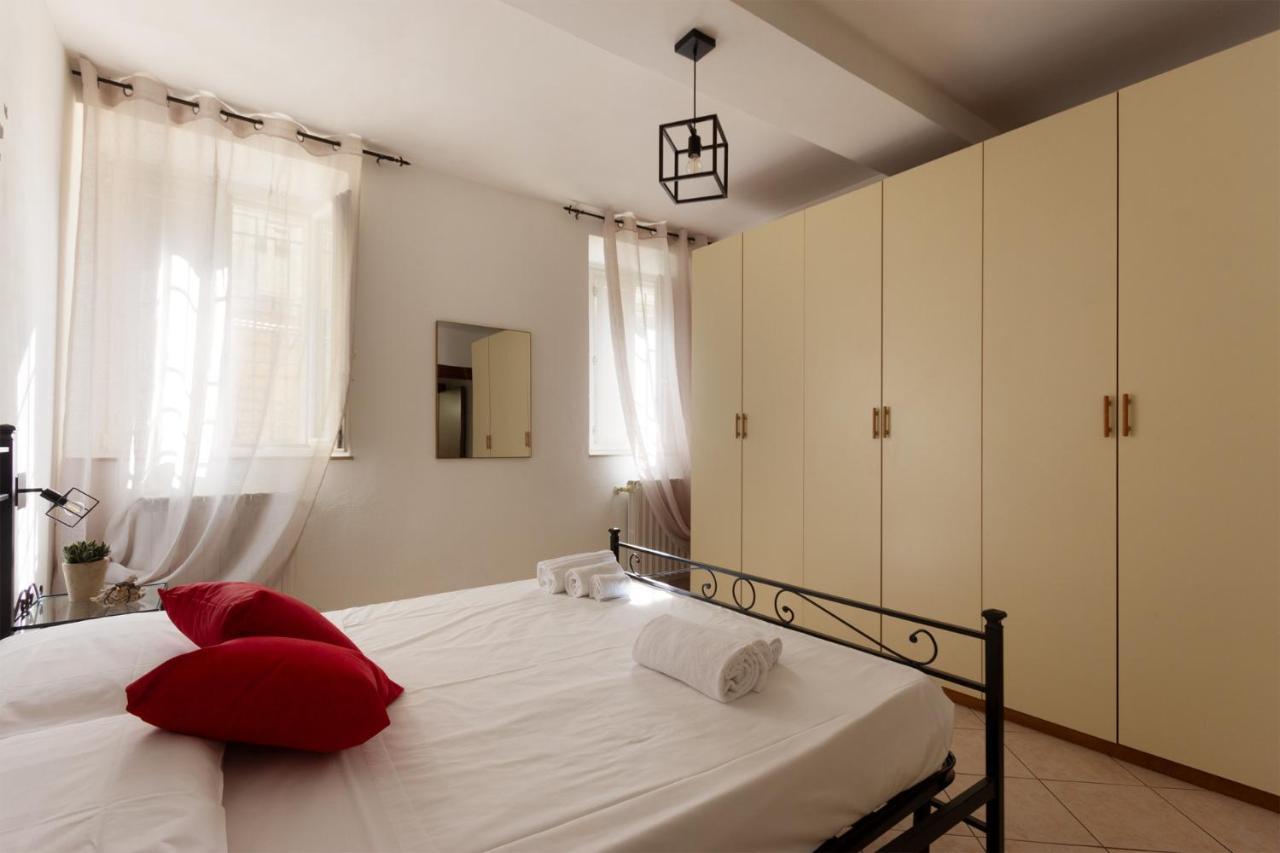 Suite Garibaldi - Smart Holiday Mantua Buitenkant foto