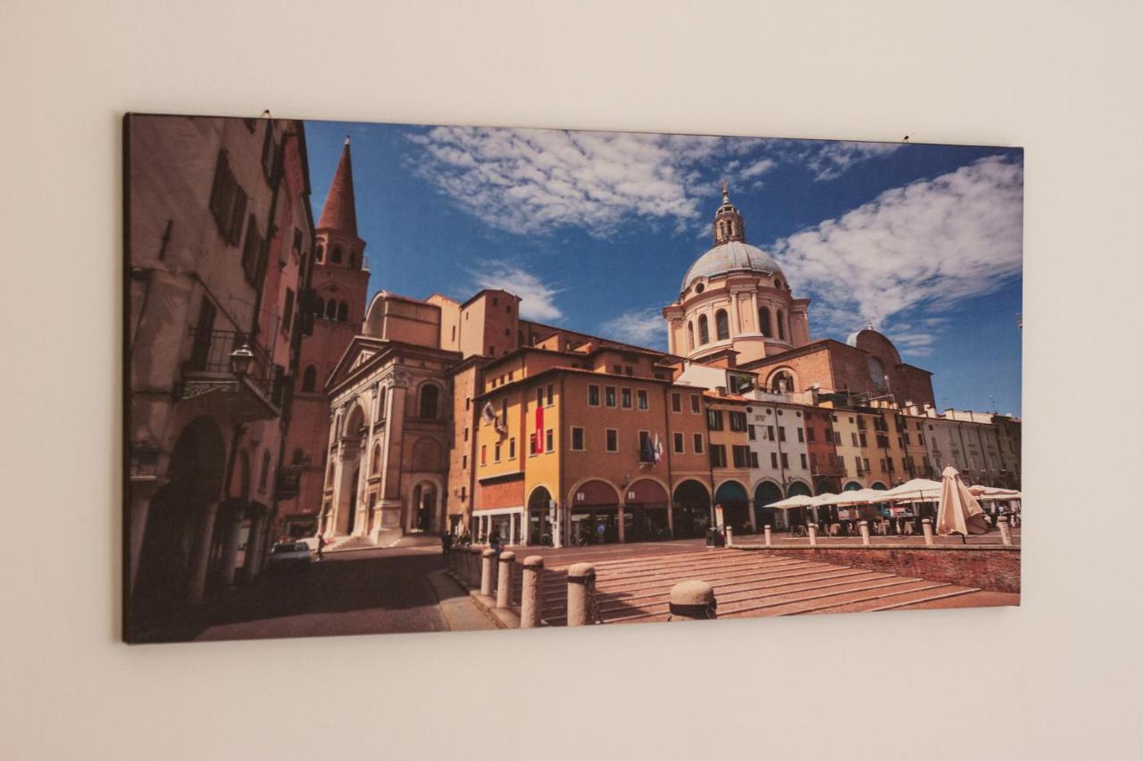 Suite Garibaldi - Smart Holiday Mantua Buitenkant foto