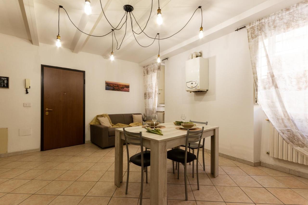 Suite Garibaldi - Smart Holiday Mantua Buitenkant foto