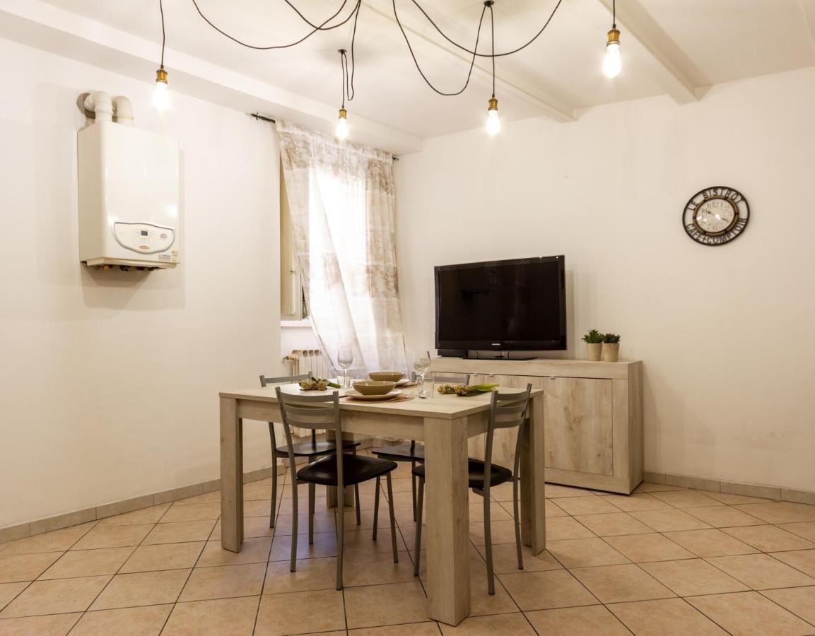 Suite Garibaldi - Smart Holiday Mantua Buitenkant foto